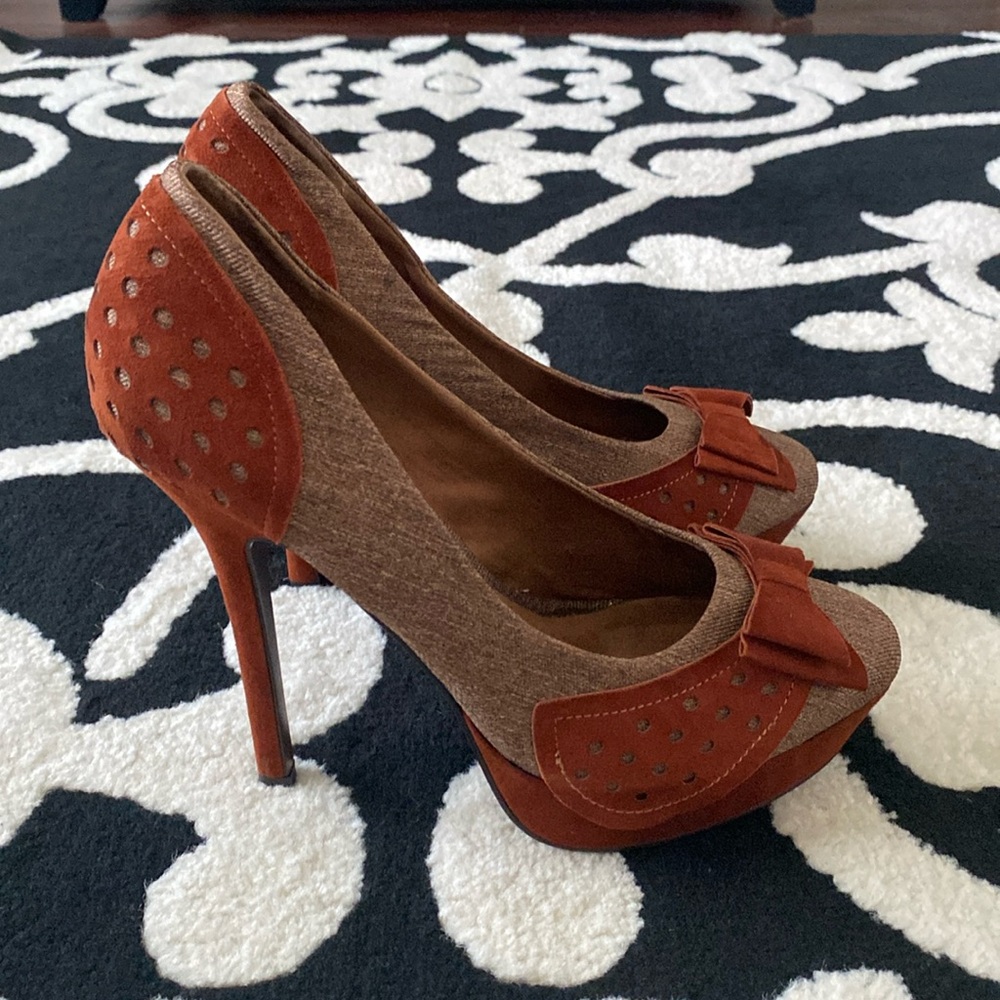 Naughty Monkey Mixed Media Suede and Tweed Platform Pumps Sz 10
